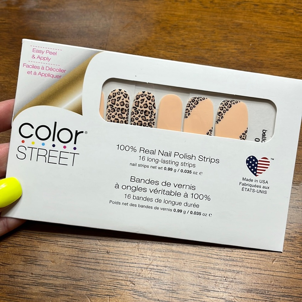 SEALED Trend Spotted Nail Strips 🐆